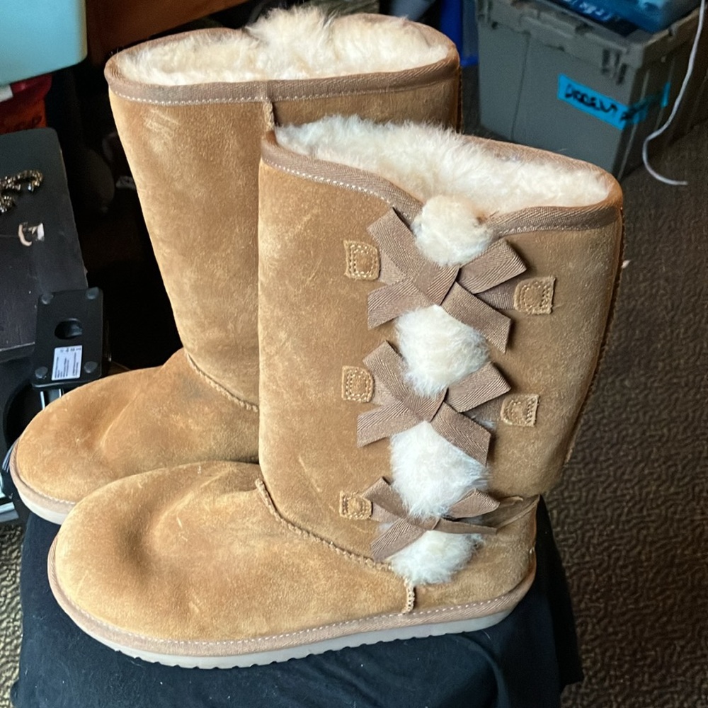 Ugg Koolaburra boots. - Picture 2 of 8